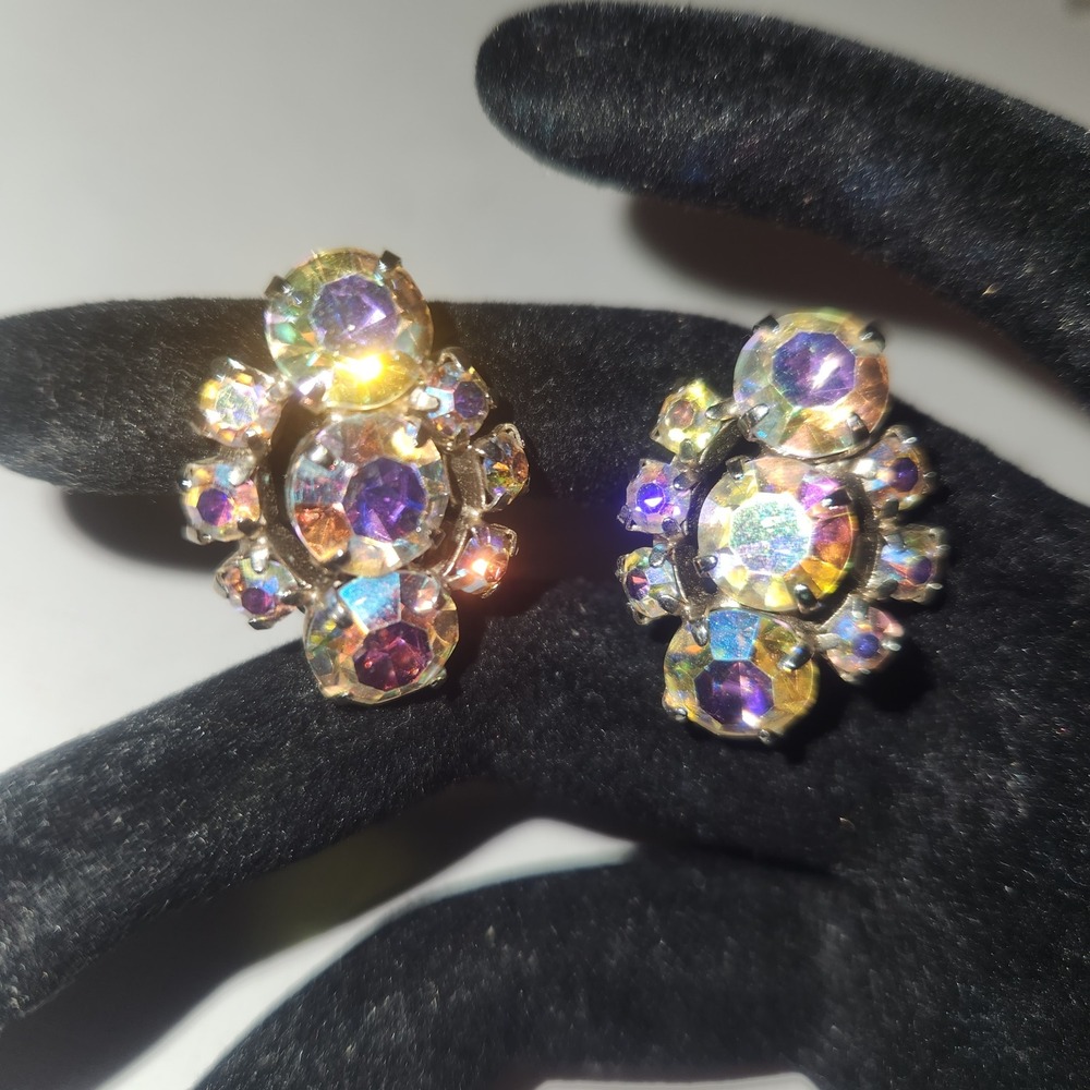Vintage Aurora Borealis Rhinestone Clip On Earrings Iridescent Silver‎ Tone